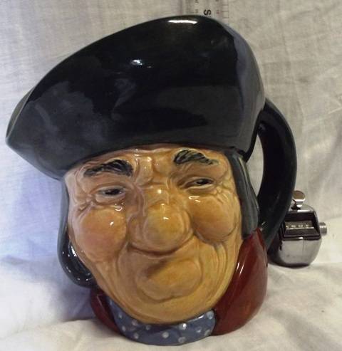 ROYAL DOULTON Sairey Gamp Character Jug