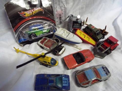 LOT OF COLLECTABLE CARS