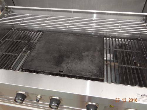 Jetmaster GT5S-S 6-burner stainless steel gas braai in mint condition