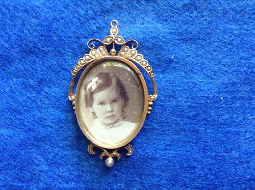 ANTIQUE 15ct GOLD PENDANT
