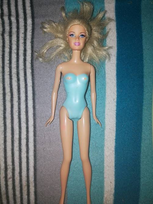 Barbie - Blonde doll