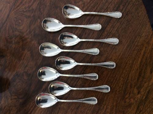 LOVELY SET OF 8 DESSERT SPOONS