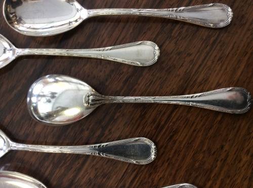 LOVELY SET OF 8 DESSERT SPOONS