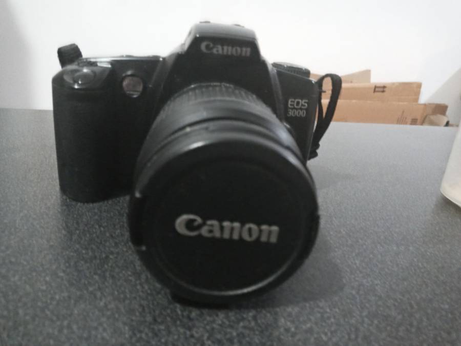 AMAZING CANON EOS 3000d BLACK CAMERA[SOLD AS IS]