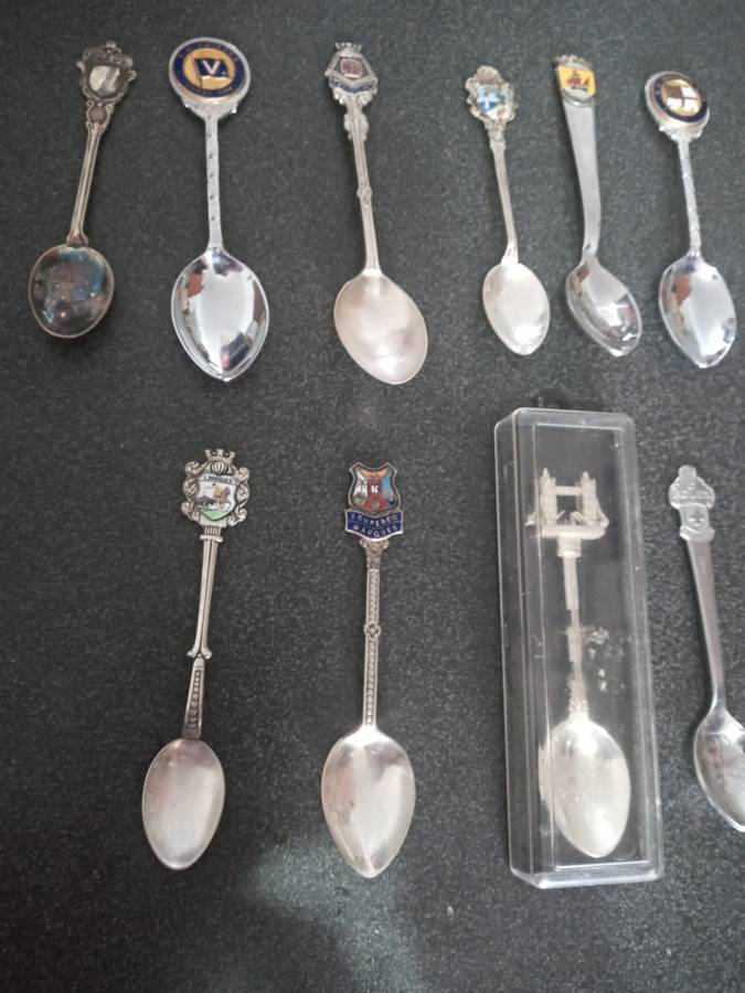 VINTAGE STUNNING Set of spoon bundle of 10