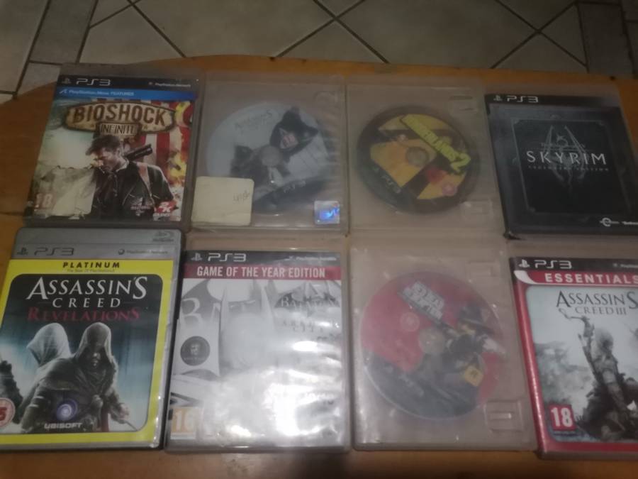 Playstation 3 Super slim 1 control plus 59 Games 17 on Disk 42 0n Hardrive All full Games Hen Loaded