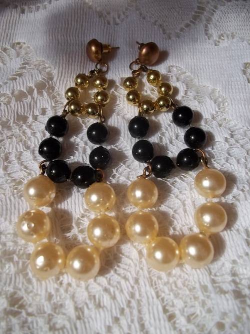 ***SUMMER SALE*** Costume Jewellery - Faux Pearl Vintage Earrings for Pierced Ears