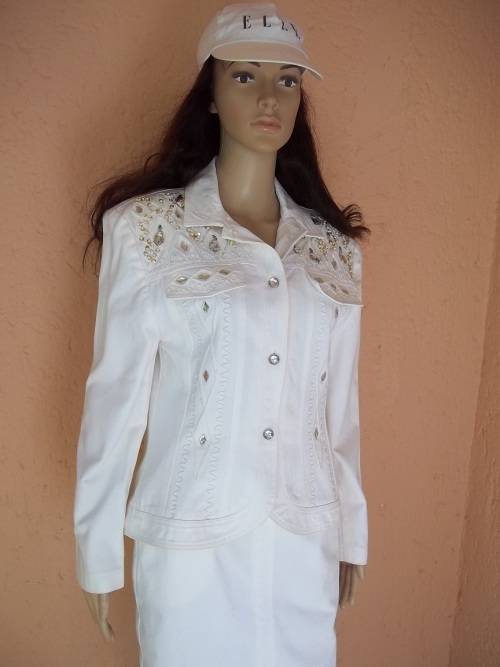 STUNNING WHITE SAFFRON SUIT WITH RHINESTONES -  SIZE 34