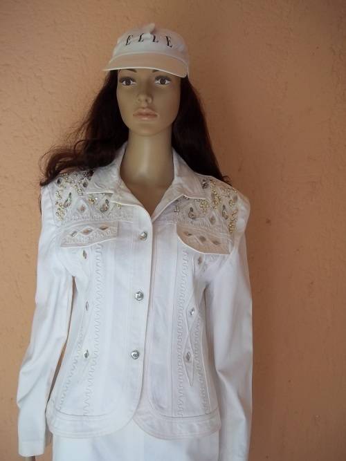 STUNNING WHITE SAFFRON SUIT WITH RHINESTONES -  SIZE 34