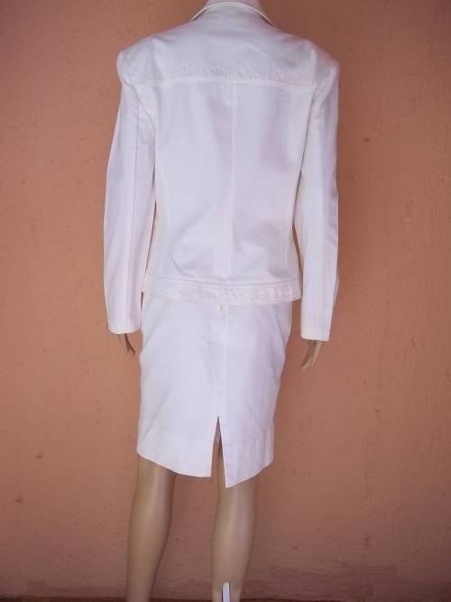 STUNNING WHITE SAFFRON SUIT WITH RHINESTONES -  SIZE 34