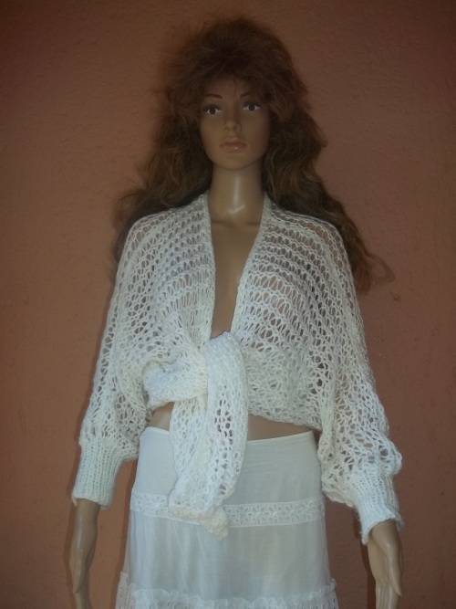 ***SUMMER SALE*** WHITE VERSATILE HAND KNITTED SHRUG - Size 34