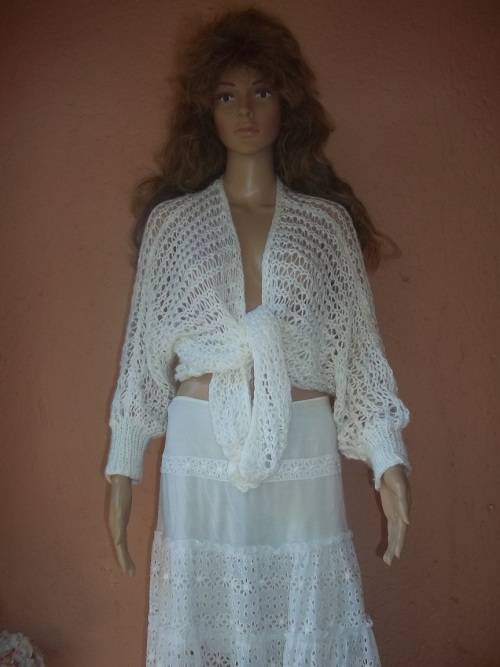 ***SUMMER SALE*** WHITE VERSATILE HAND KNITTED SHRUG - Size 34