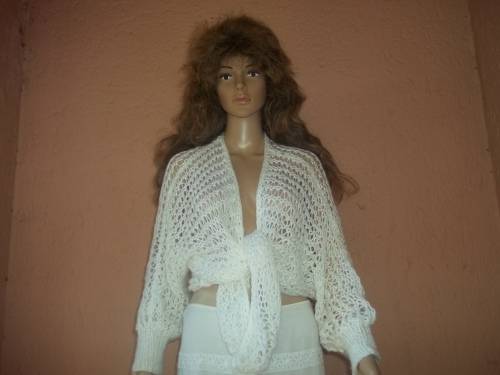 ***SUMMER SALE*** WHITE VERSATILE HAND KNITTED SHRUG - Size 34