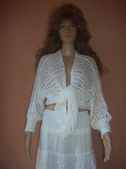 ***SUMMER SALE*** WHITE VERSATILE HAND KNITTED SHRUG - Size 34