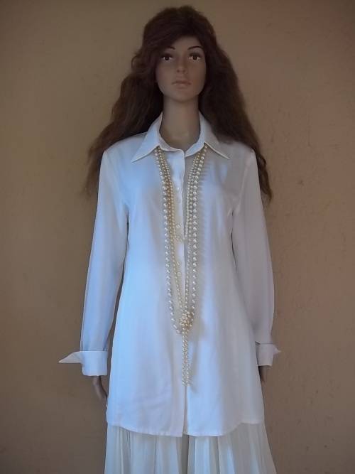 ELEGANT WINTER WHITE FINNIGANS LONG LINE BLOUSE / SHIRT FROM TRUWORTHS - Size !2 (36)