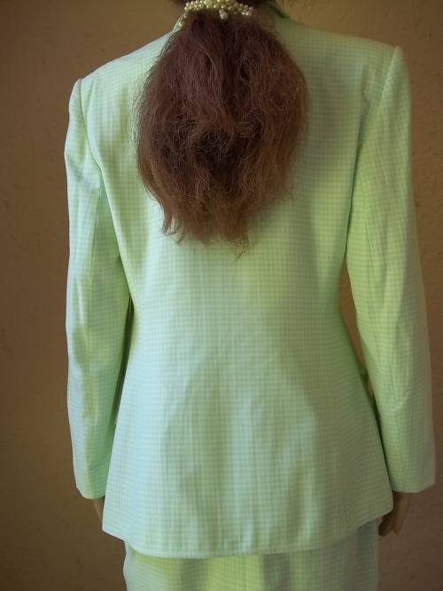 STUNNING GREEN GINGHAM SUIT FROM QUEENSPARK   - SIZE 34 / 36