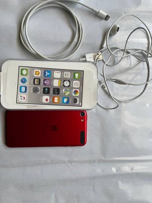 APPLE IPOD TOUCH 7TH GEN|A2178| RED ***LIKE NEW** WITH ALL ACCESSORIES