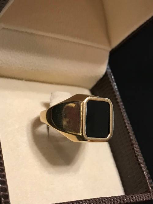 Gold K9 with onyx