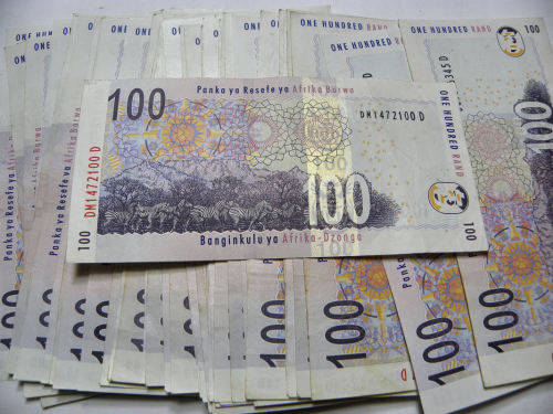 EF grade 12 x Gill Marcus R100 notes. 2009, 1st issue, Bid per note.