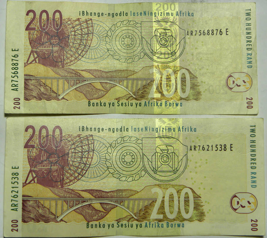 Top Grade RSA notes: 16x Mboweni R200 notes (2004 to 2009) in EF/AU (my opinion)  Bid per note.