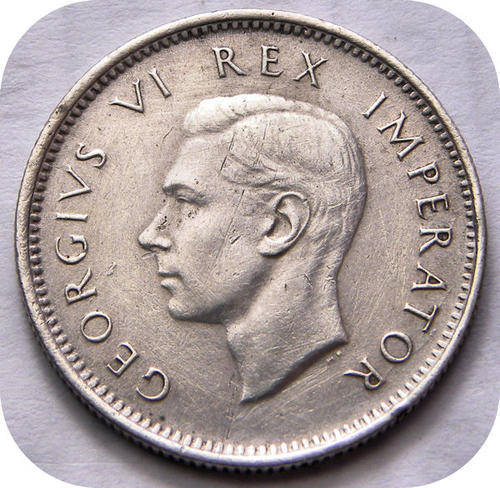 Bargain SA Union:  1943 Sixpence in EF below R200!