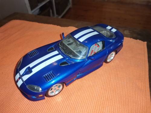 Bburago Viper GTS coupe Dodge 1/18