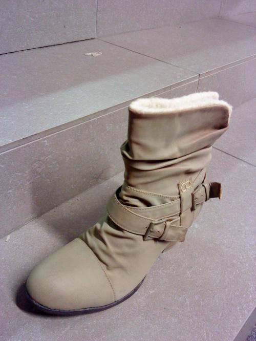 *Save more this winter* Buckled Ankle Boot women / lady shoes