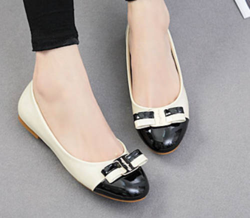 Limited Stock Stunning Patent Flat Pump with Bow in Black / Blue size 2-6 (size 36-40)