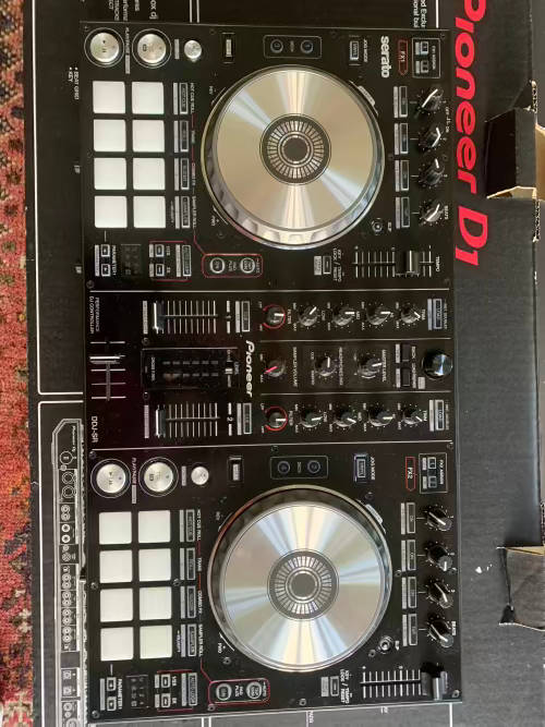 Pioneer DJ DJ Controller, Black (DDJSR)