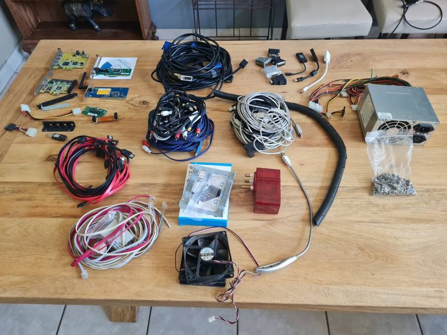 Job Lot of PC cables and Accessories