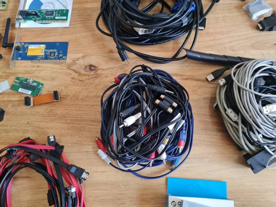 Job Lot of PC cables and Accessories