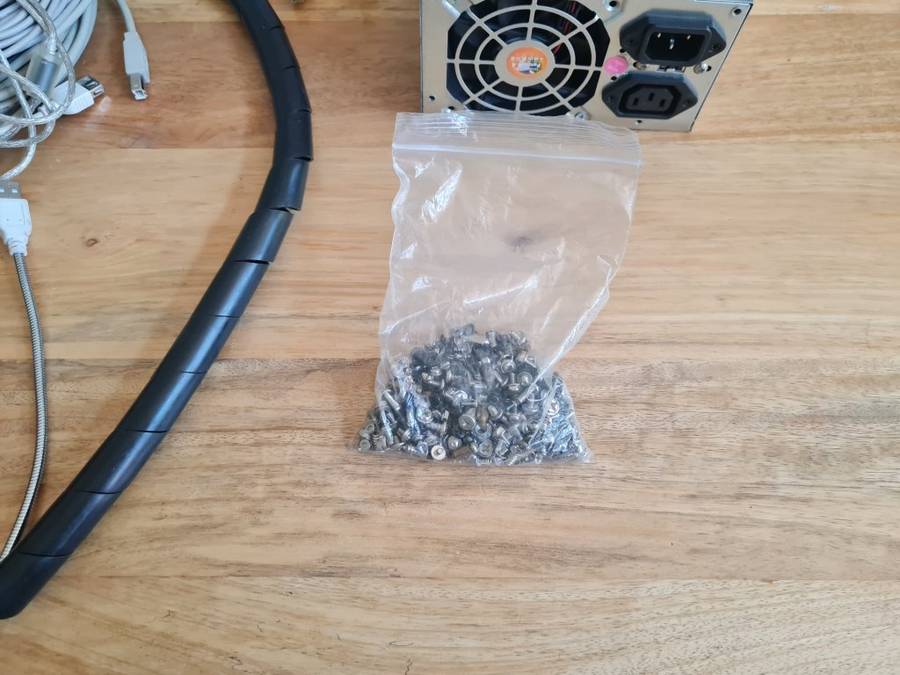 Job Lot of PC cables and Accessories