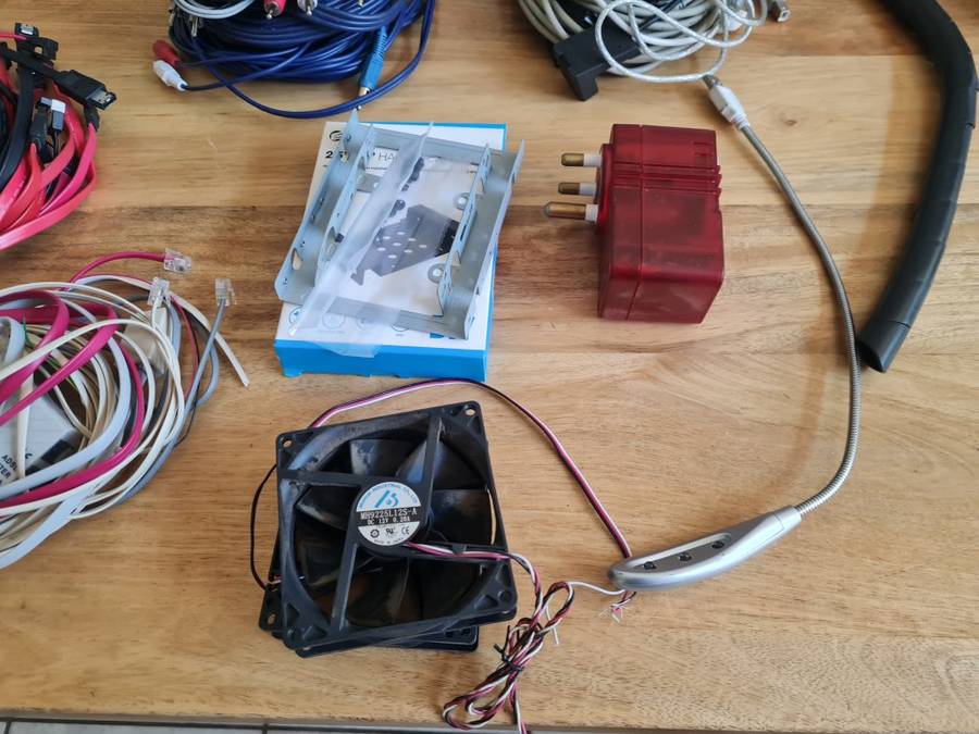 Job Lot of PC cables and Accessories