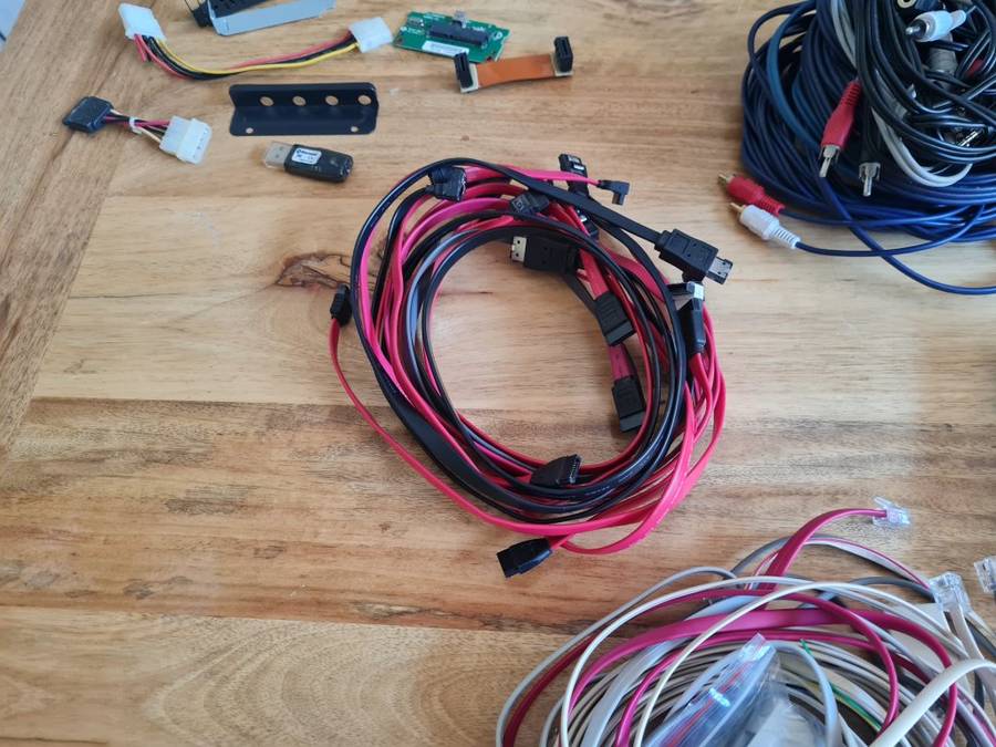 Job Lot of PC cables and Accessories
