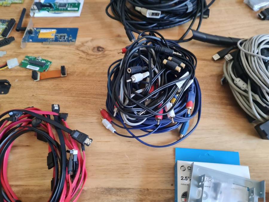 Job Lot of PC cables and Accessories