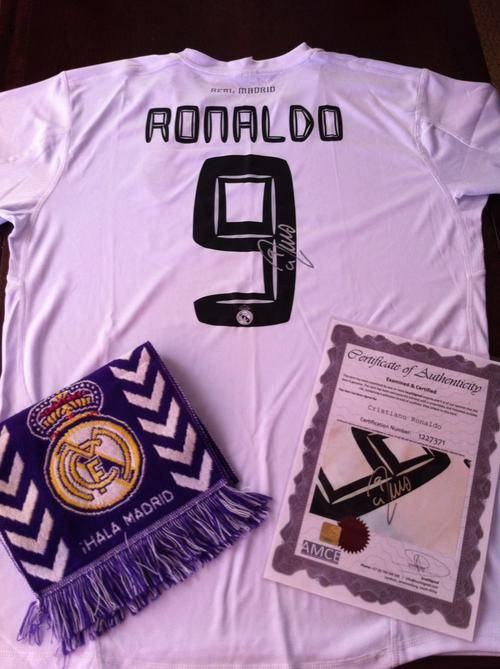 Signed Christiano Ronaldo Real Madrid shirt includes scarf!!