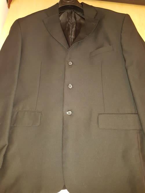 4 x Men`s Formal Jackets 1 Bid for All
