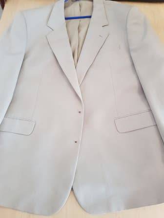 4 x Men`s Formal Jackets 1 Bid for All