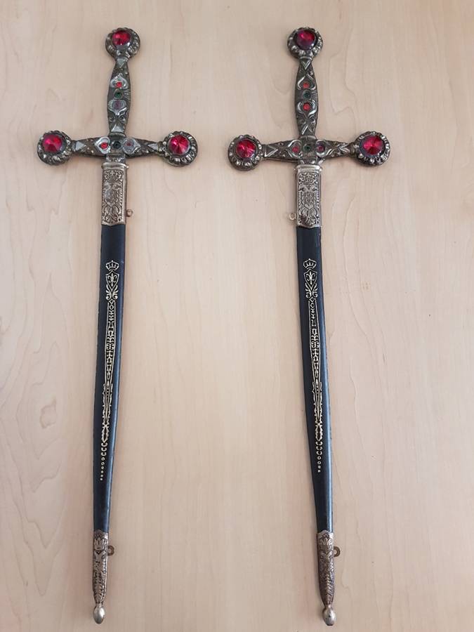 Pair of Patentado Ryc Spanish Decorative Display Swords with Scabbards (Length 50cm)