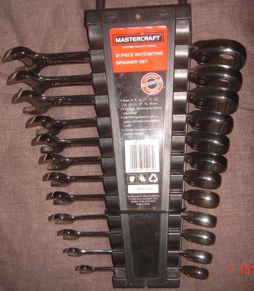 12 PC RATCHETING SPANNER SET BRAND NEW