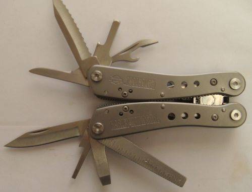 A BRAND NEW HARLEY-DAVIDSON MULTITOOL