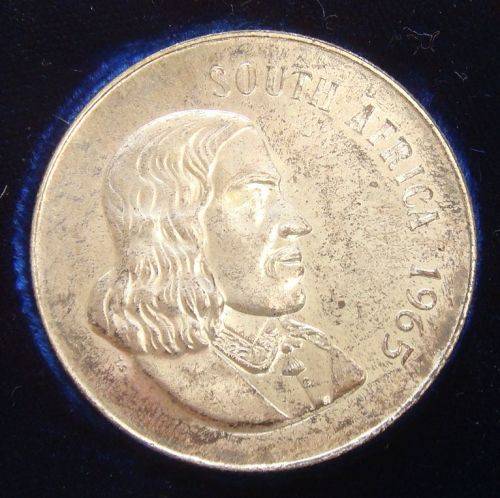 WOW A 1965 PROOFSET WITH SCARES ENGLISH R1, SUID AFRIKA 50c AND ENGLISH 1c COIN