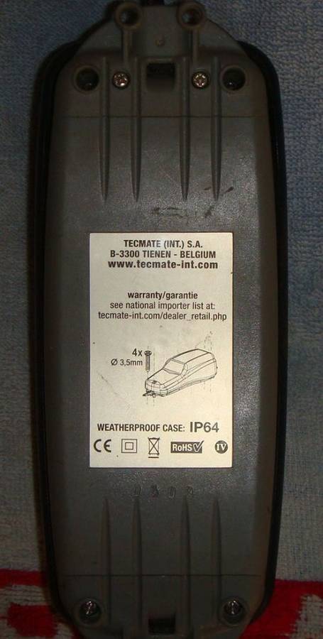 OPTIMATE 4 BATTERY CHARGER IN WORKING CONDITION