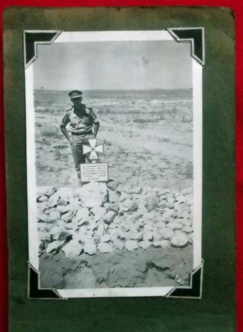 WW2? Pocket Photo Album with 19 photo's.