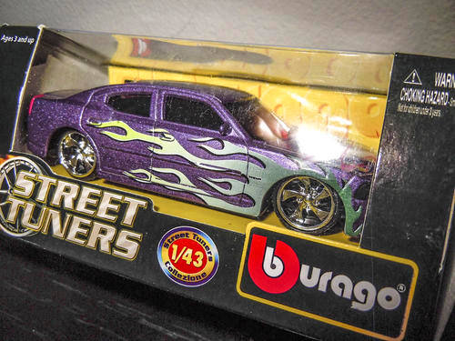 Bburago Dodge Charger (2006) Street Tuners 1:43 scale die cast