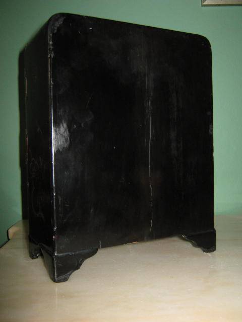 VINTAGE LACQUERED GEISHA CABINET