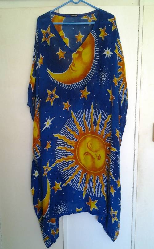 WOMEN'S PLUS SIZE - BRIGHT, FUN SUN AND MOON PRINT KAFTAN - RAYON - NEW - ONE SIZE FITS MOST