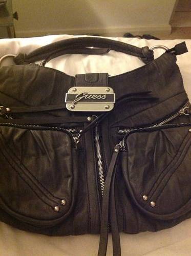Authentic guess handbag. Second hand but only used twice.