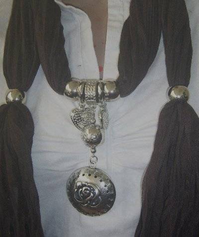 Bling up your clothes - Brown