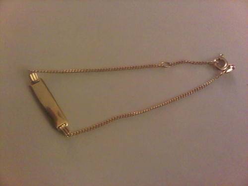 Beautiful 9ct Gold Name Bracelet
